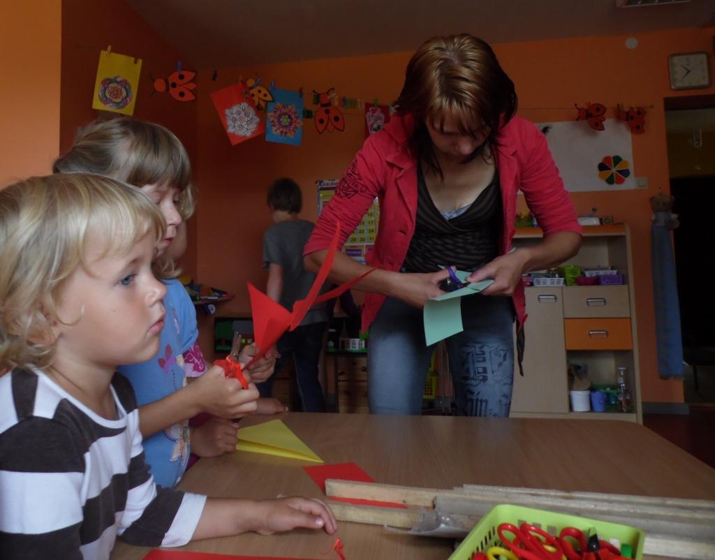 Tirzas pamatskolā notiek radošās darbnīcas ģimenēm ar bērniem