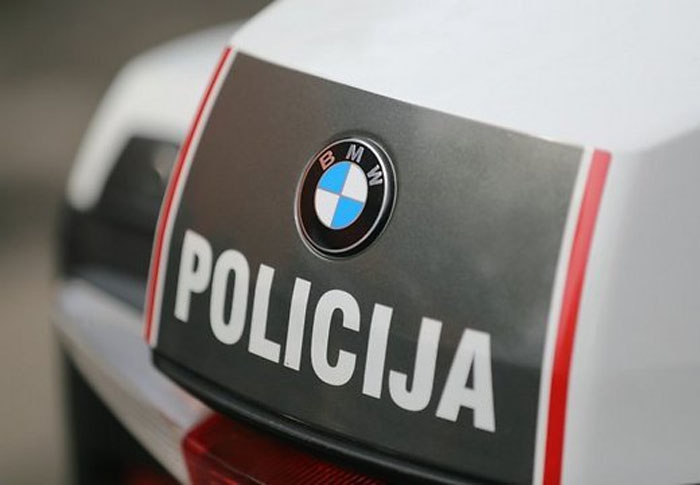 Gulbenē ātruma pārkāpējs no policijas mēģina atpirkties ar 20 eiro