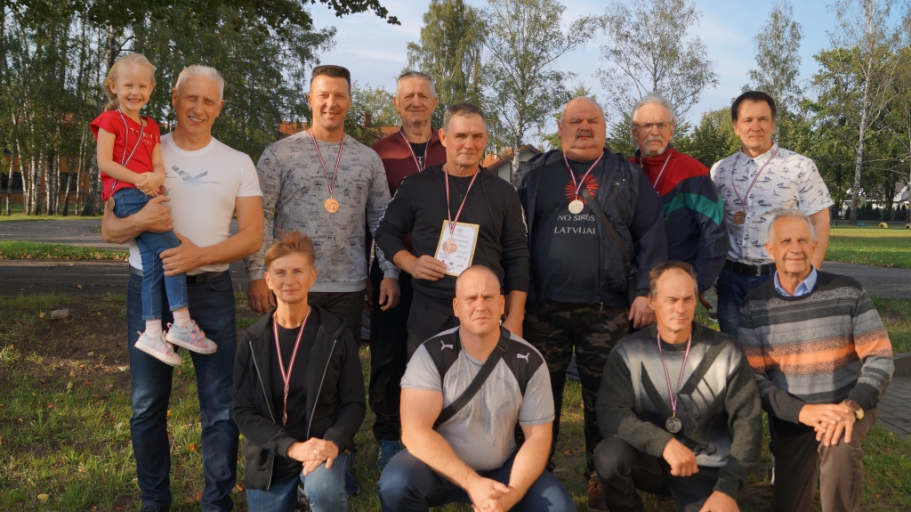 Gulbenes novada komanda svaru stieņa spiešanā guļus izcīna 7.vietu
