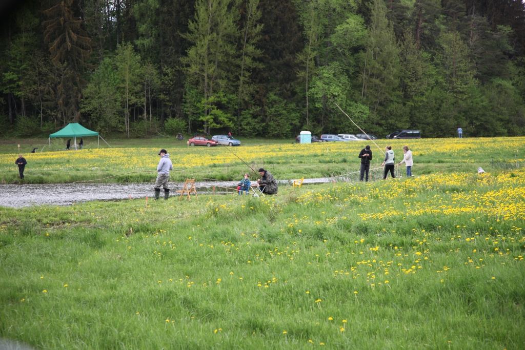 Sacensībās "Krapas karūsa" noķer vairāk nekā 42 kilogramus zivju