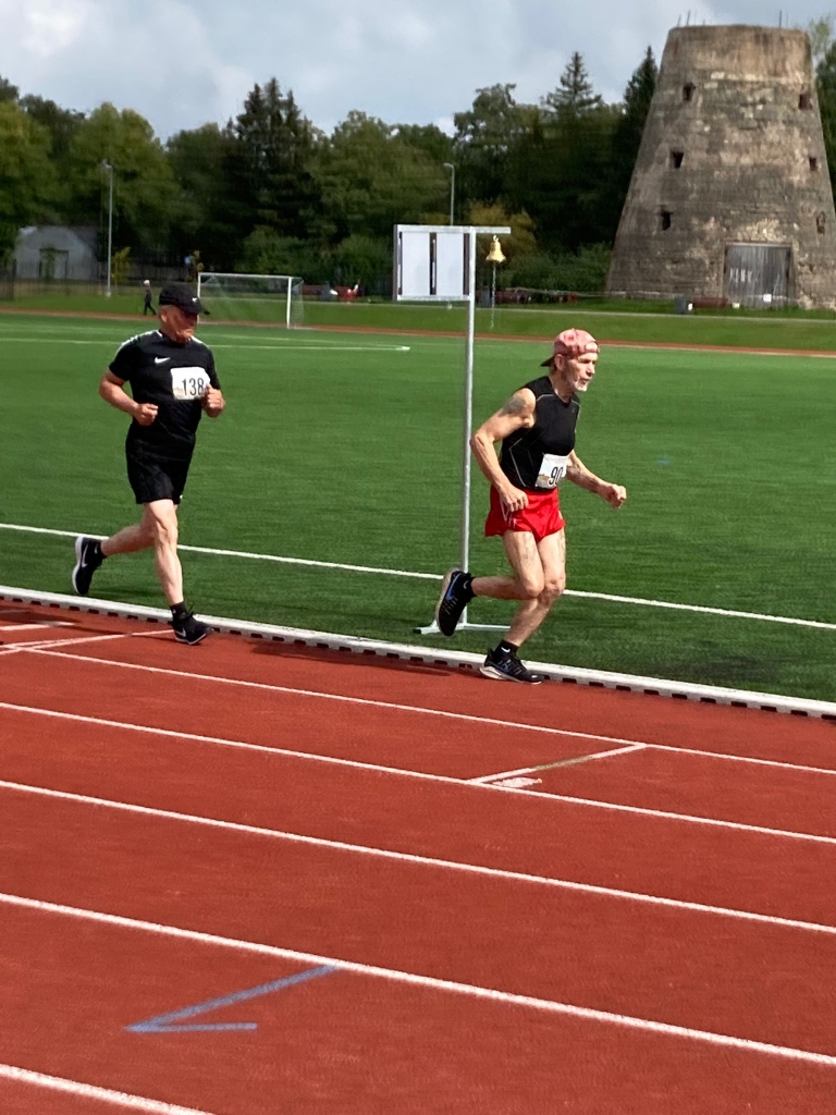 Gulbenes novada vieglatlētikas veterāni startē 58. Latvijas Sporta veterānu-senioru savienības sporta spēlēs vieglatlētikā Cēsīs