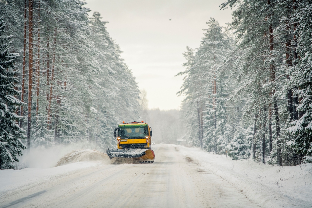 Ar informatīvo kampaņu atgādinās, kas jāņem vērā, vadot auto ziemā 