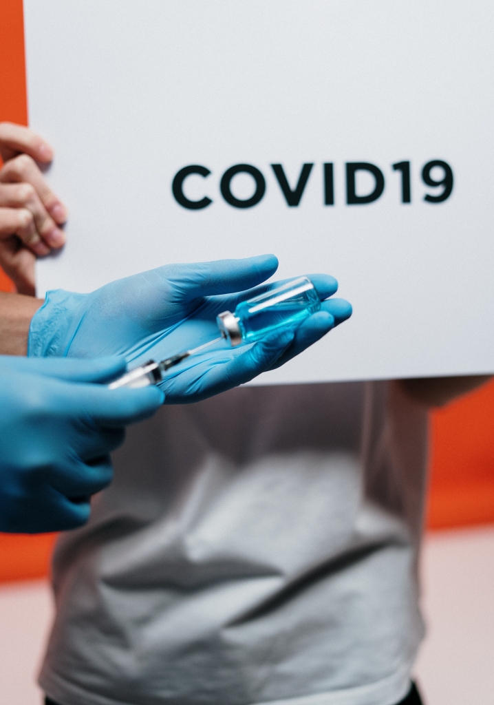 Brīvprātīgo organizētajā akcijā uzrunāti vairāk nekā 1000 pret Covid-19 vakcīnu šaubīgie seniori
